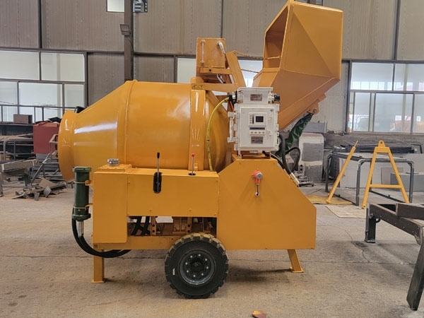 礦用濕噴臺(tái)車(chē)，礦用混凝土泵，礦用攪拌機(jī)發(fā)貨